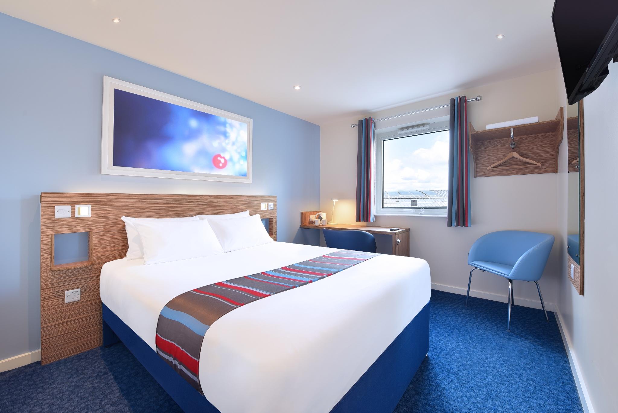 Travelodge London Central City Road Екстериор снимка