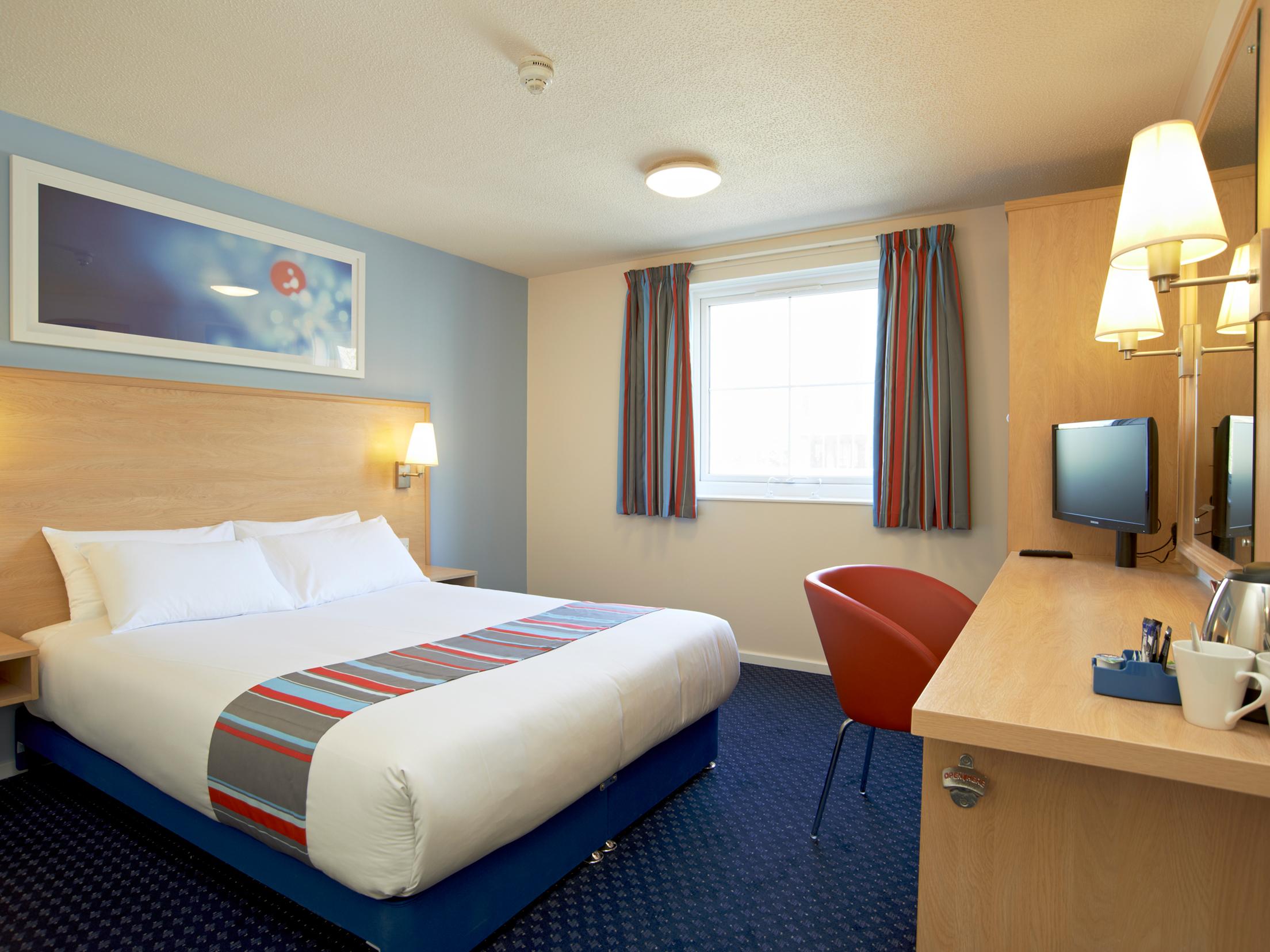 Travelodge London Central City Road Екстериор снимка