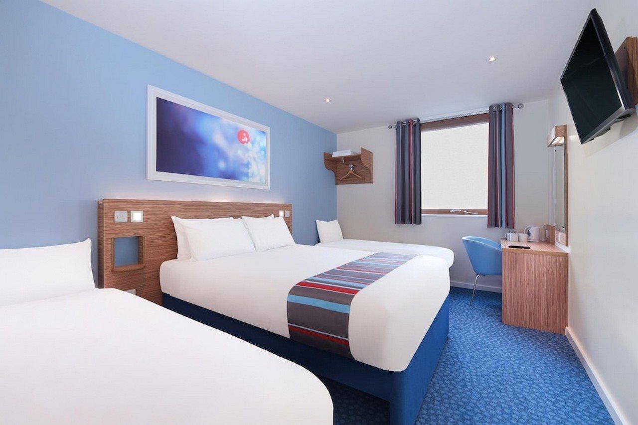 Travelodge London Central City Road Екстериор снимка