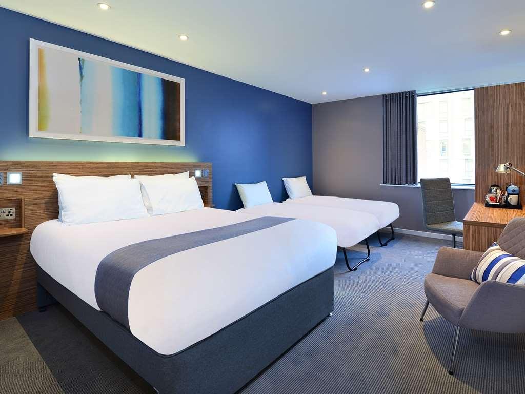 Travelodge London Central City Road Стая снимка