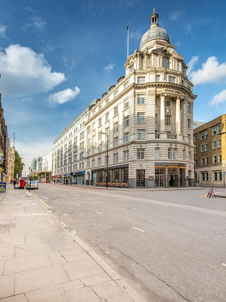 Travelodge London Central City Road Екстериор снимка