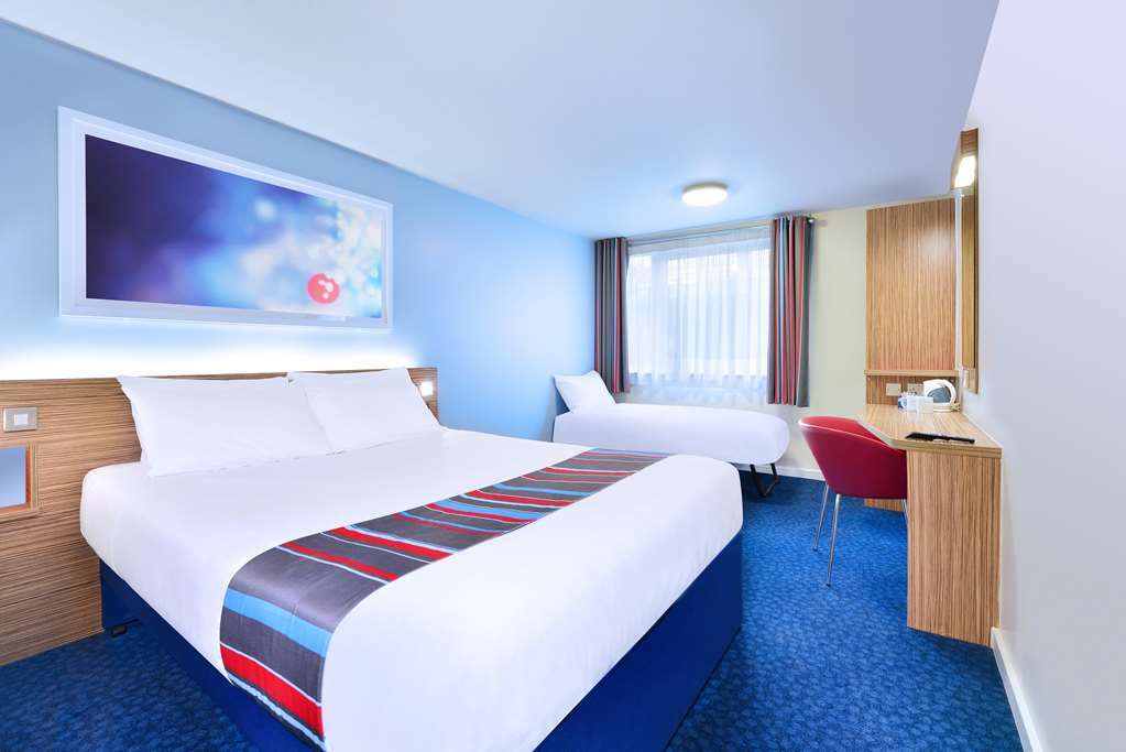 Travelodge London Central City Road Стая снимка